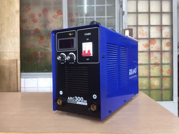 Ảnh hưởng của khói hàn khi làm việc bằng máy hàn hồ quang